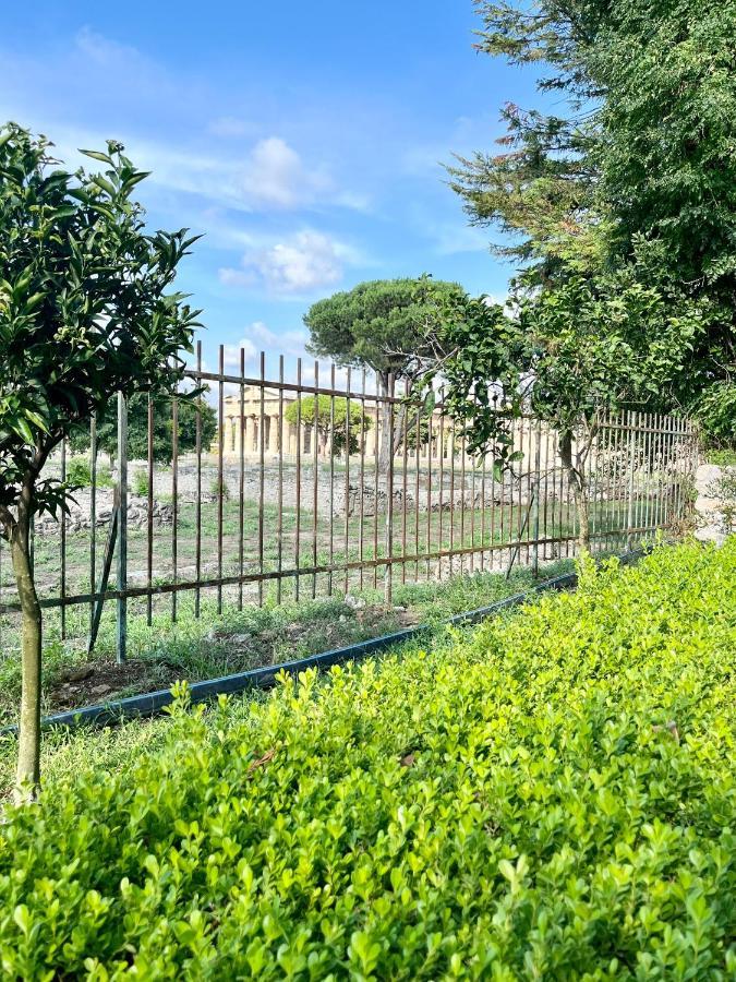 Ferienwohnung Il Giardino Di Athena 1 Paestum Exterior foto