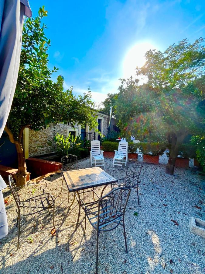 Ferienwohnung Il Giardino Di Athena 1 Paestum Exterior foto